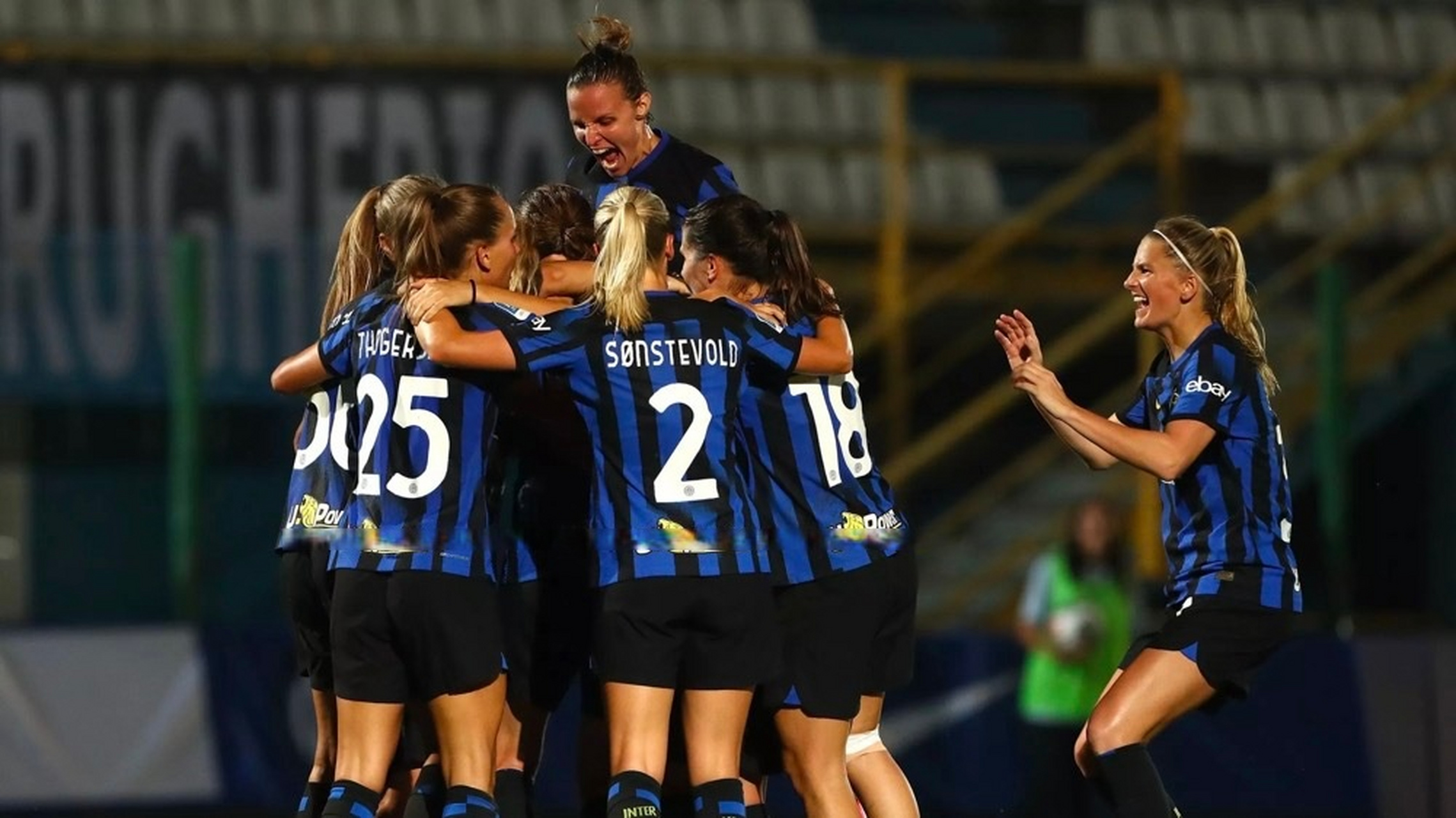 PG电子试玩-俄罗斯女足比赛中，意大利队击败对手