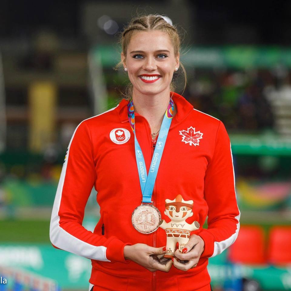 包含加拿大田径运动员速度惊人，大放异彩的词条