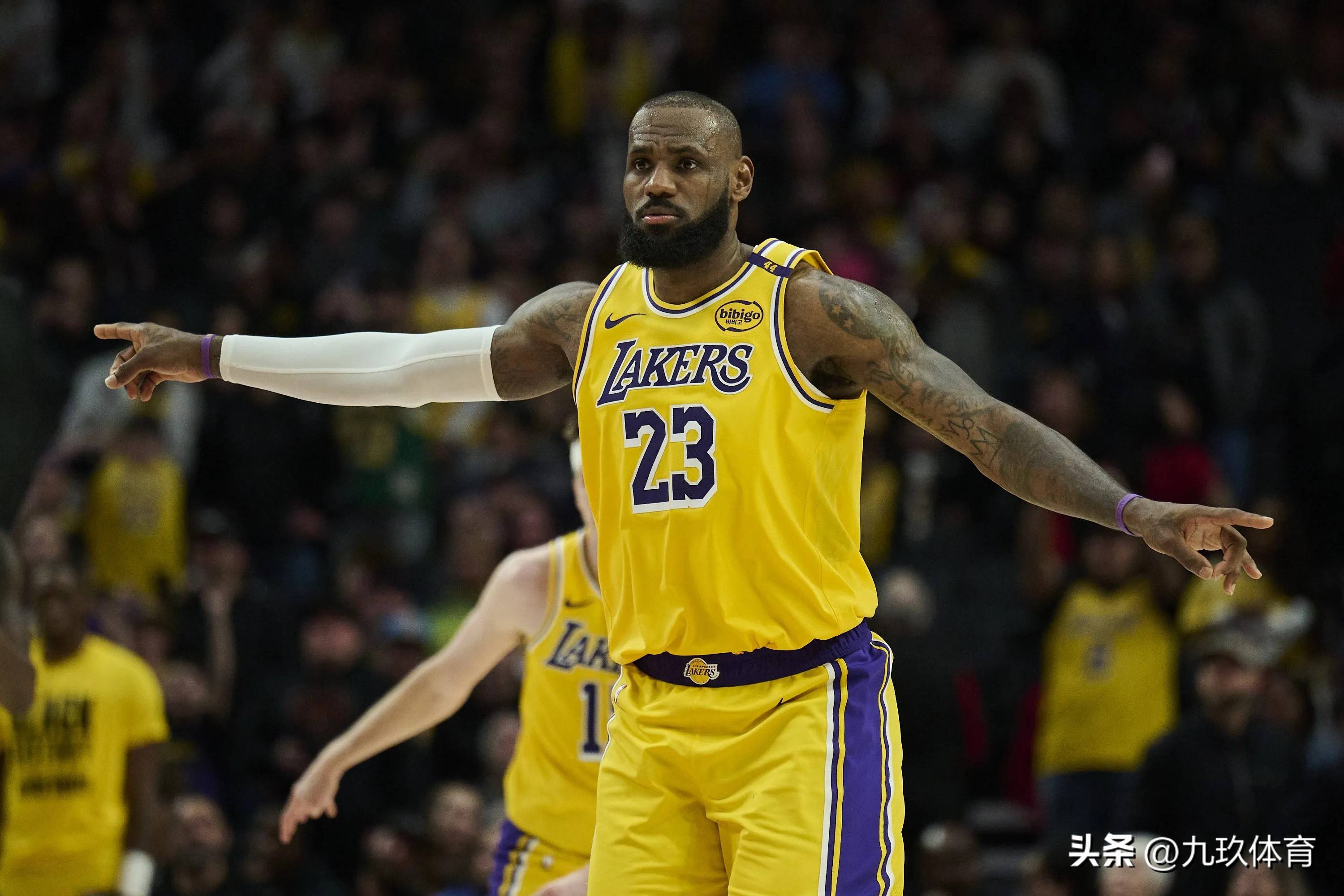 詹姆斯独自掀翻步行者,湖人全队合力制胜 詹姆斯独自掀翻步行者,湖人全队合力制胜