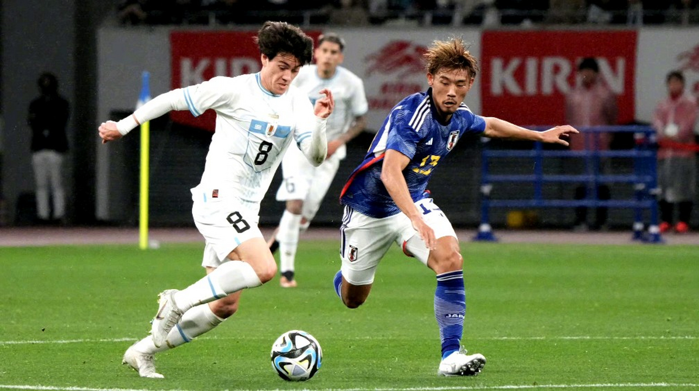 斯洛文尼亚惜败,乌拉圭迎来复苏 斯洛文尼亚惜败,乌拉圭迎来复苏