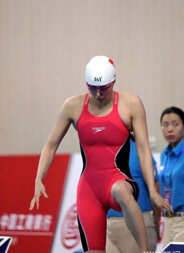 罗马尼亚选手独领风骚,轻松夺冠 罗马尼亚选手独领风骚,轻松夺冠