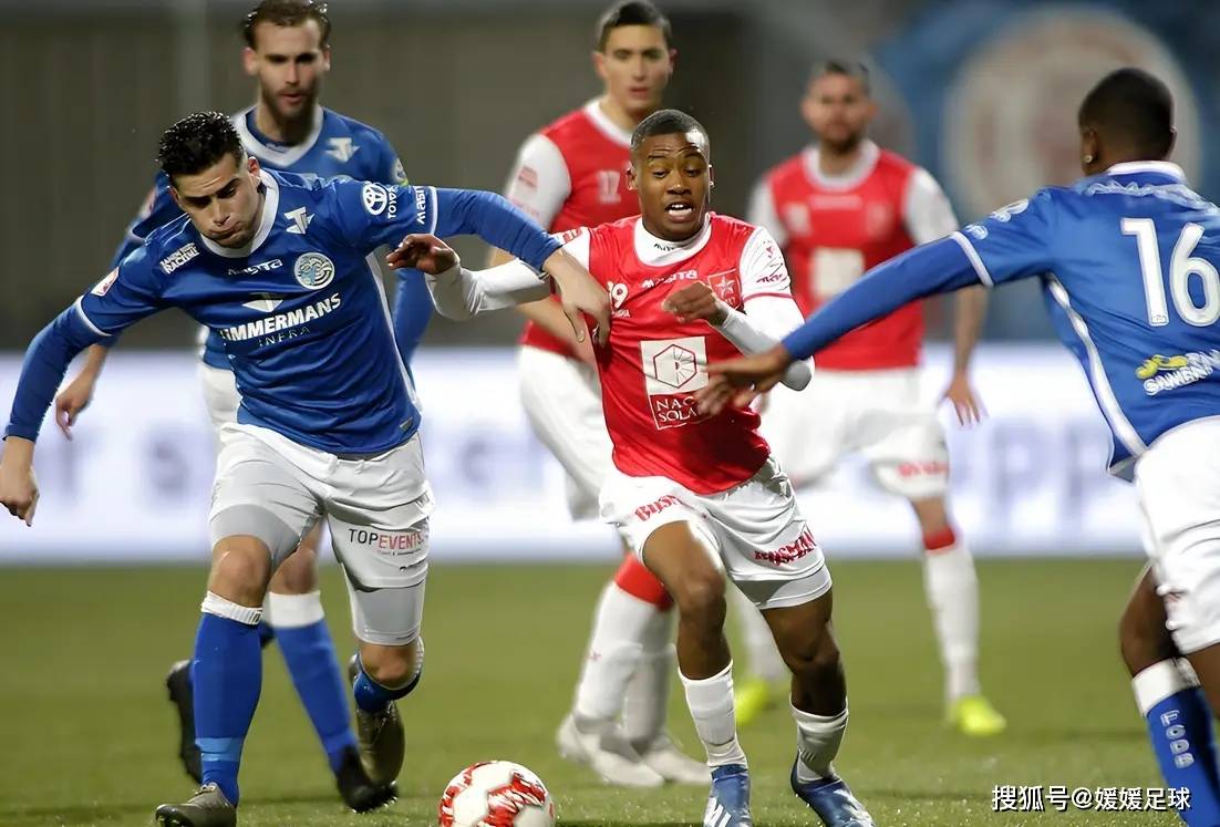 精彩纷呈!欧洲足球联赛突出亮点 精彩纷呈!欧洲足球联赛突出亮点