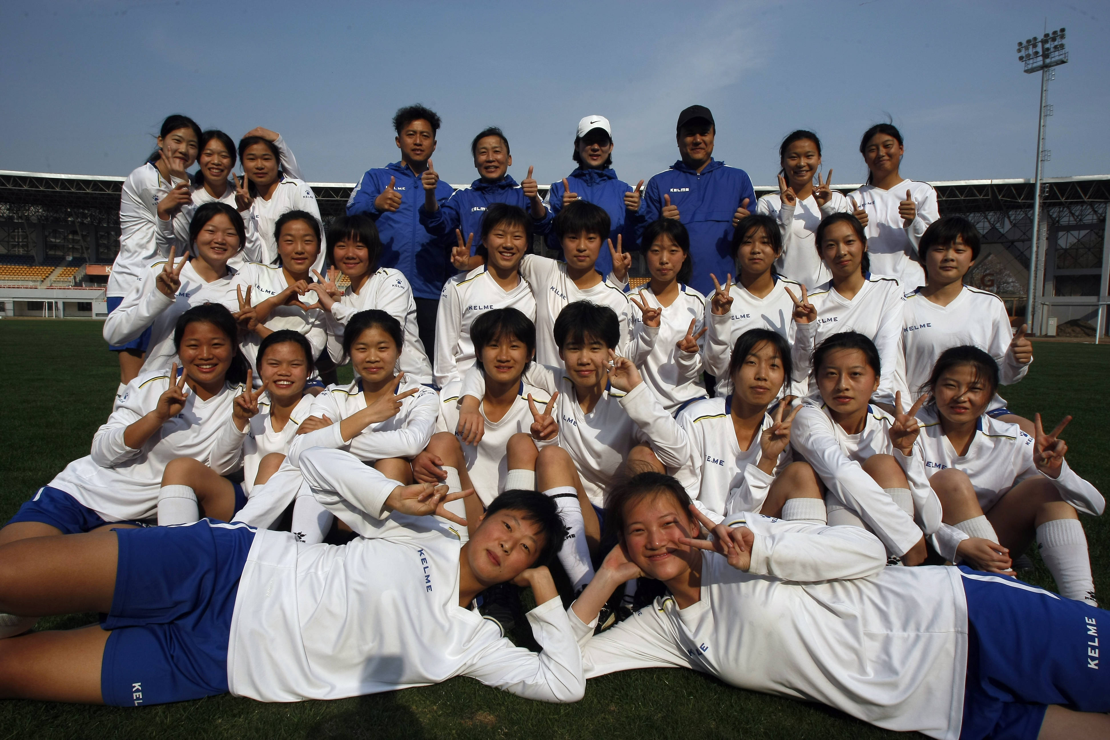 球队团结协作，共同追求胜利