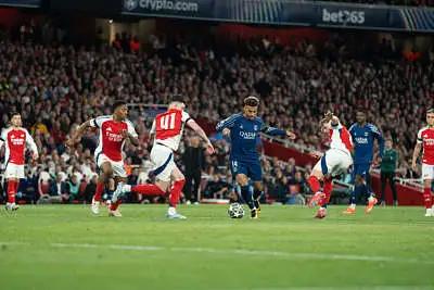 欧洲顶级球队展现实力,球迷热情高涨的简单介绍 欧洲顶级球队展现实力,球迷热情高涨的简单介绍