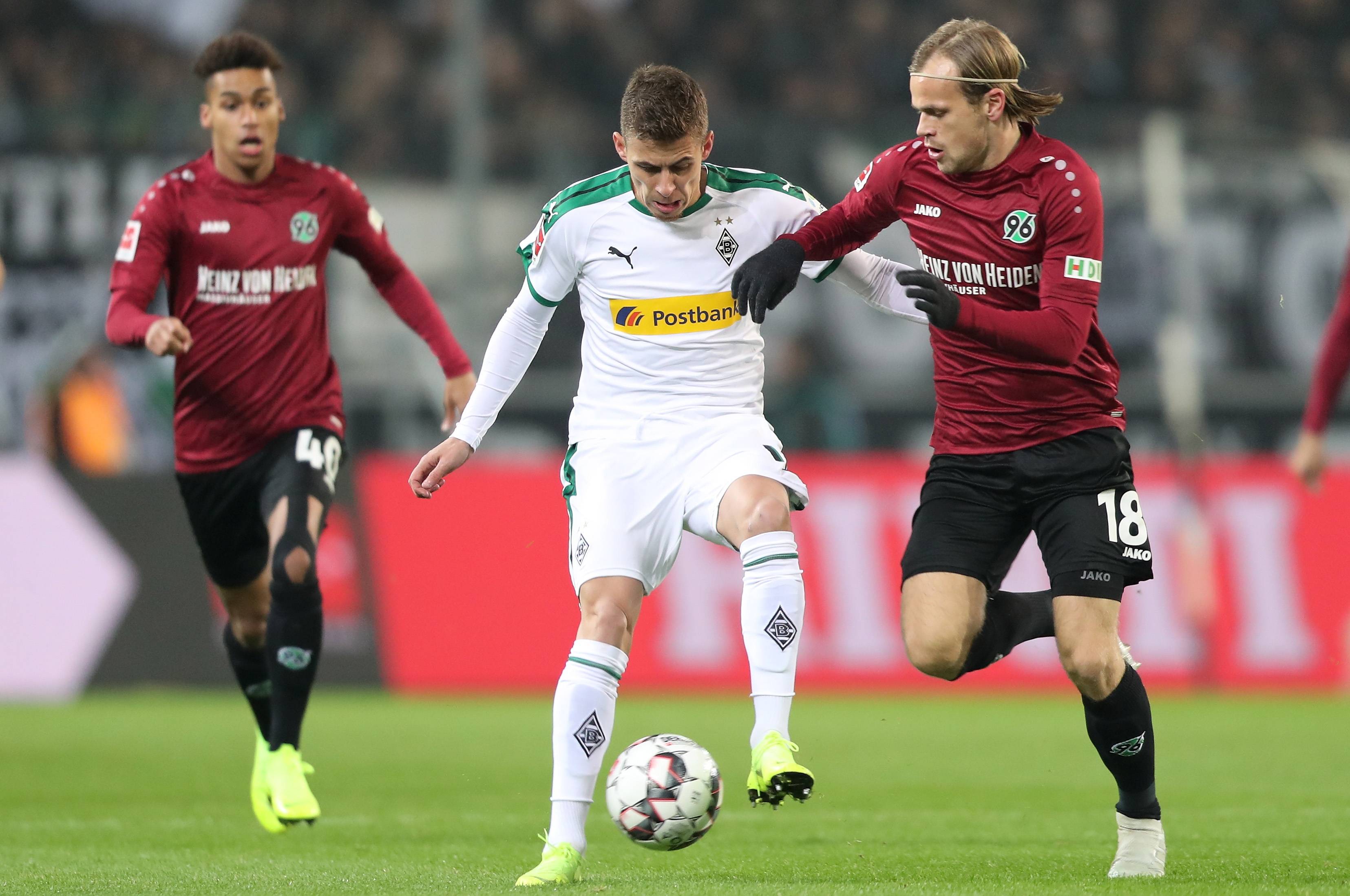 RB莱比锡主场击败沙尔克04,稳固前四位置 RB莱比锡主场击败沙尔克04,稳固前四位置