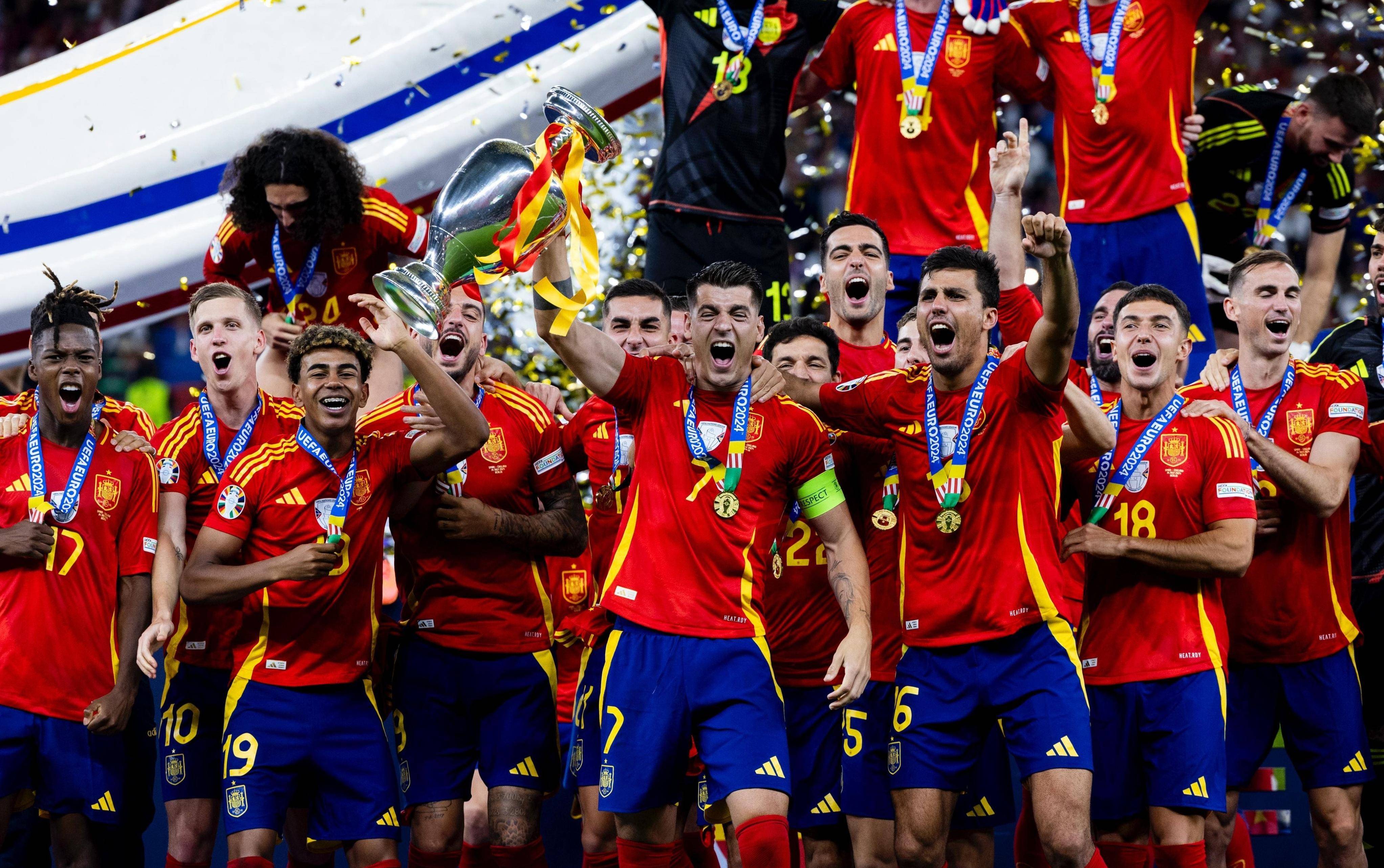 欧国联球队迎战实力对手，备战紧张