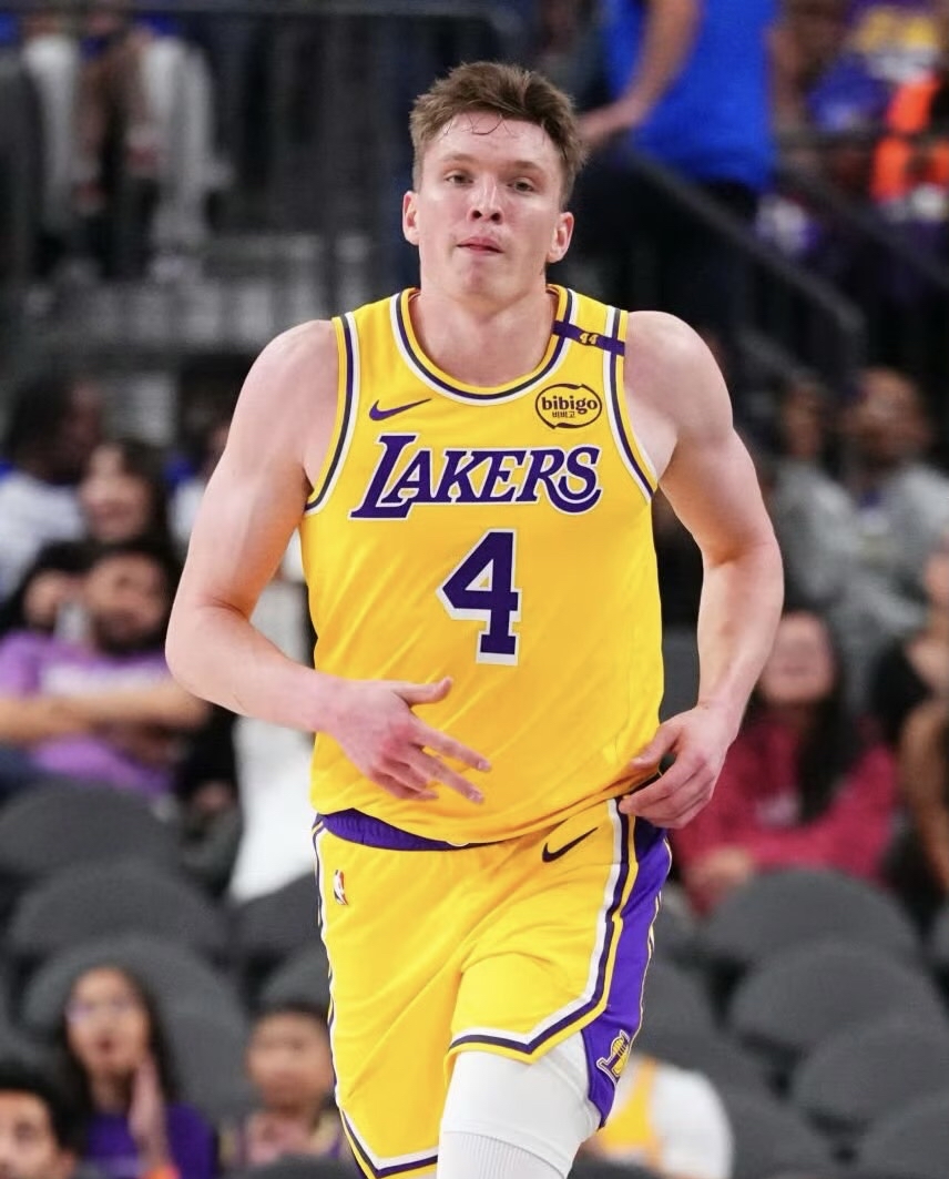 PG电子官网入口-湖人队新秀表现出色，领队取得连胜